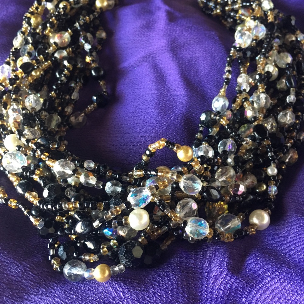 Joan rivers beaded  multi color necklace